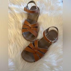 Hot Saltwater Sandals-brown